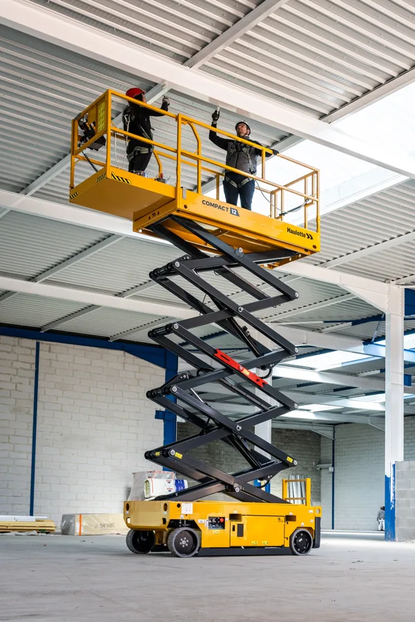 Haulotte Compact 12, plataforma tesoura