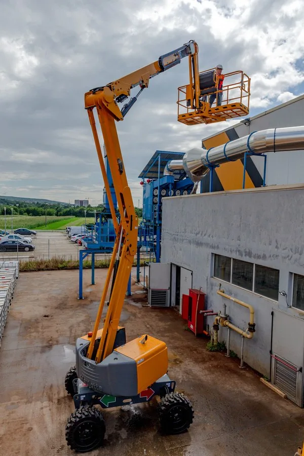 Haulotte HA16 RTJ, plataforma articulada